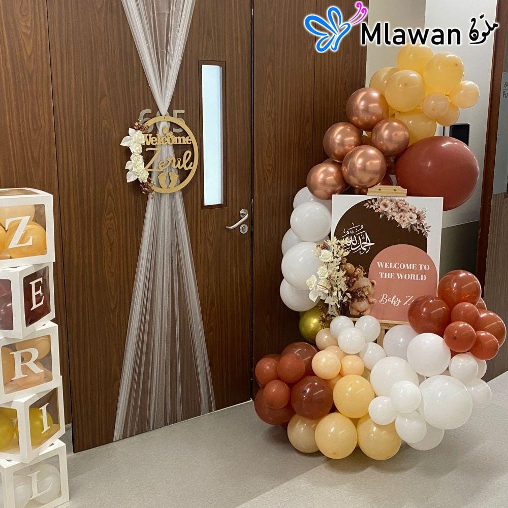 Balloon Easel with personalized name boxes for newborn Balloon Easel with personalized name boxes for newborn