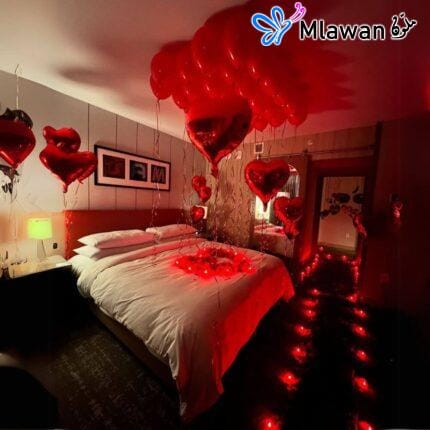 Romantic hotel room decor
