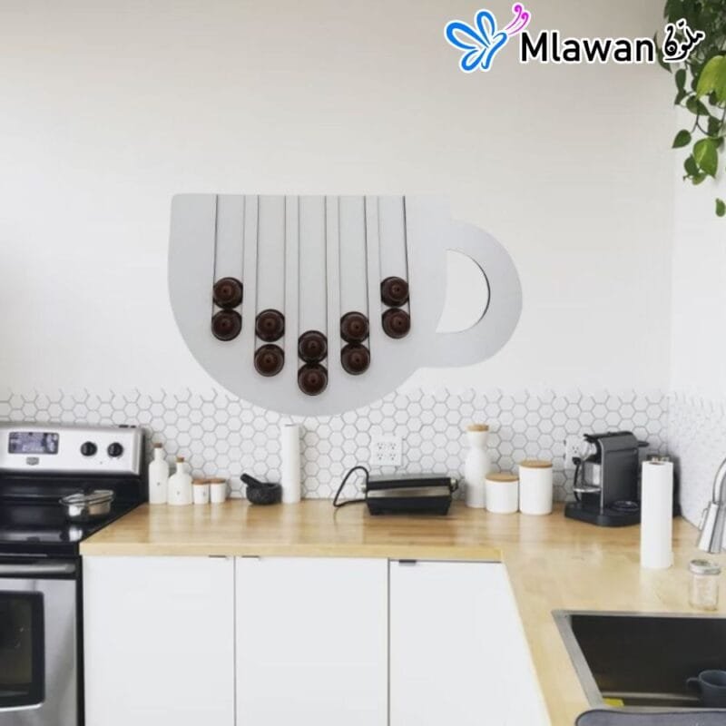 حامل كبسولات قهوة أبيض معلق على الحائط