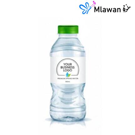 قوارير مياه مخصصة بشعار صديق للبيئة غطاء أخضر