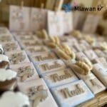 توبر خشبي مخصص للشوكولاتة بحروف اسم - مثالي لحفلات الأطفال والأعراس والمناسبات الخاصة - الصورة 5