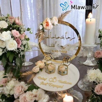 Elegant gold-accented engagement ring display "ستاند محابس بليكسي"