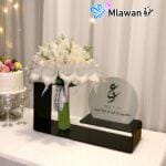 مسكة عروس ملكية فاخرة ستاند الاسم بورد صناعي فاخر