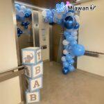 Baby boy blue welcome - Welcome your baby boy with our enchanting blue hospital decoration set! Transform the sterile hospital room into a joyful haven, perfect for creating lasting memories and celebrating new life with ease. It's also a thoughtful and unique gift for expecting parents. Adorable Blue Theme: Charming blue hues create a soothing and delightful atmosphere. Balloons Galore: Includes a variety of blue and white balloons with "Welcome Baby Boy" messages. Easy to Set Up: Hassle-free installation allows you to focus on your new baby.