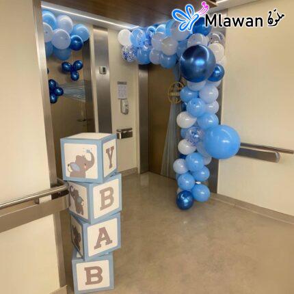 Baby boy blue welcome - Welcome your baby boy with our enchanting blue hospital decoration set! Transform the sterile hospital room into a joyful haven, perfect for creating lasting memories and celebrating new life with ease. It's also a thoughtful and unique gift for expecting parents. Adorable Blue Theme: Charming blue hues create a soothing and delightful atmosphere. Balloons Galore: Includes a variety of blue and white balloons with "Welcome Baby Boy" messages. Easy to Set Up: Hassle-free installation allows you to focus on your new baby.
