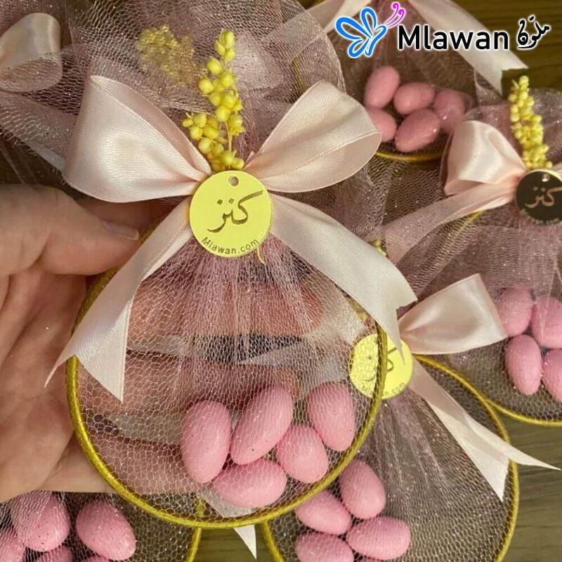 توزيعات مواليد فاخرة مرايا أكريليك أسماء حلويات ملبس مخصصة