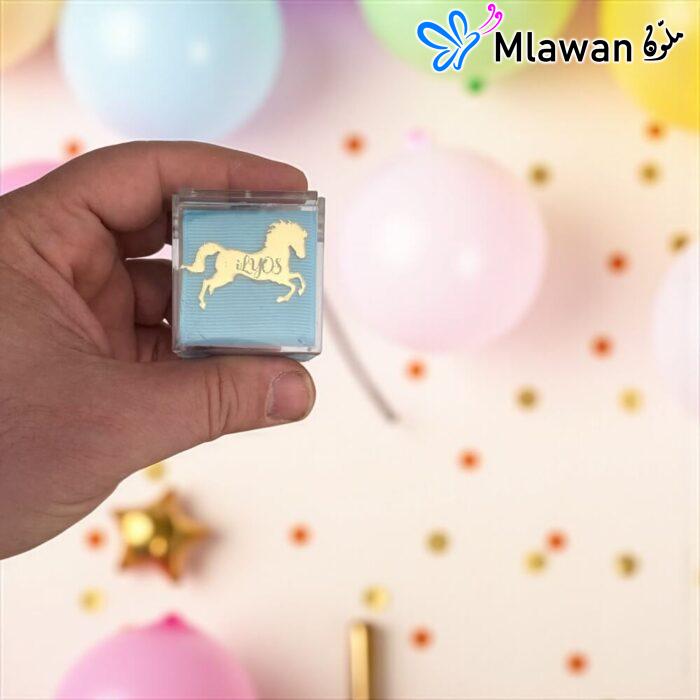 توزيعات مواليد شوكولاتة بأسماء علب أكريليك مخصصة هدايا استقبال مولود فريدة